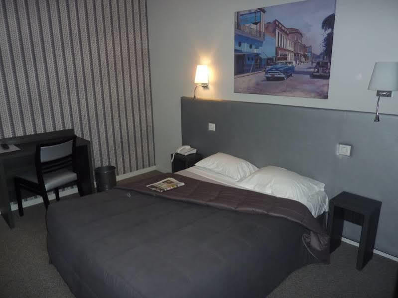 Hotel Le Glacier Villeneuve-sur-Lot Esterno foto